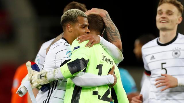 世界杯手机直播客户端-门将送礼队友争气，斗志昂扬的德国U21错误中成长