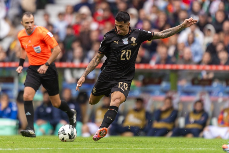 世界杯官方软件安装-坎塞洛：我们应该是世界杯热门之一，C罗？他当然是我们的一员